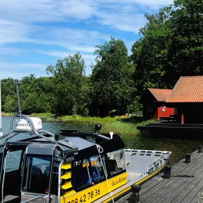 Gula båten vid Ängsö