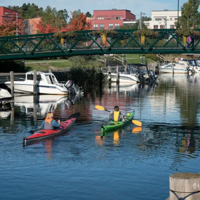 Paddlare på kanal i Åkersberga